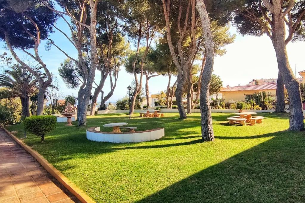 דירות טורמולינוס Apartamento Con Vistas Al Mar En Puerto Marina מראה חיצוני תמונה