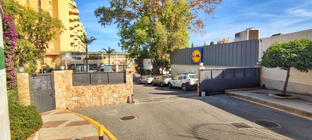 דירות טורמולינוס Apartamento Con Vistas Al Mar En Puerto Marina מראה חיצוני תמונה