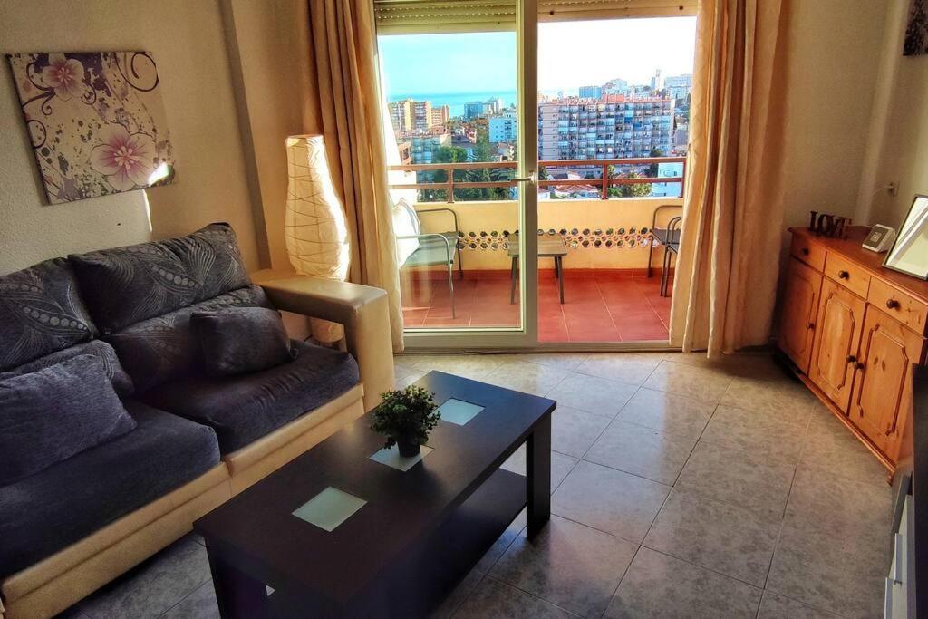 דירות טורמולינוס Apartamento Con Vistas Al Mar En Puerto Marina מראה חיצוני תמונה
